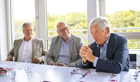 Erfolgsgeschichte der porta-Unternehmensgruppe beginnt beim Skat