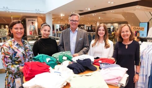 Modehaus Hagemeyer in Minden von IHK-Präsident für Nachwuchsförderung geehrt