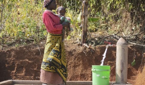 Wasser für Tansania: DENIOS engagiert sich in Afrika