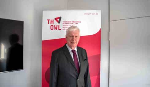 TH OWL ernennt Dr. Karl-Heinz Kerstjens zum  Honorarprofessor