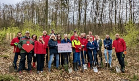 Lippes „grüne Lunge“ stärken: Sparkasse Paderborn-Detmold-Höxter hilft bei Wiederaufforstung