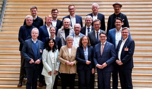 Dialog in Berlin: Ostwestfälische Unternehmen fordern praxisnahe Wirtschaftspolitik
