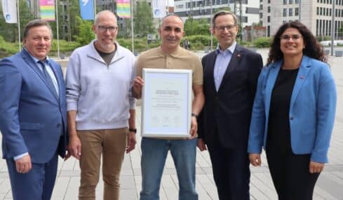 Vielfalt bringt wirtschaftlichen Erfolg: Integrationspreis für die Tischlerei Biber