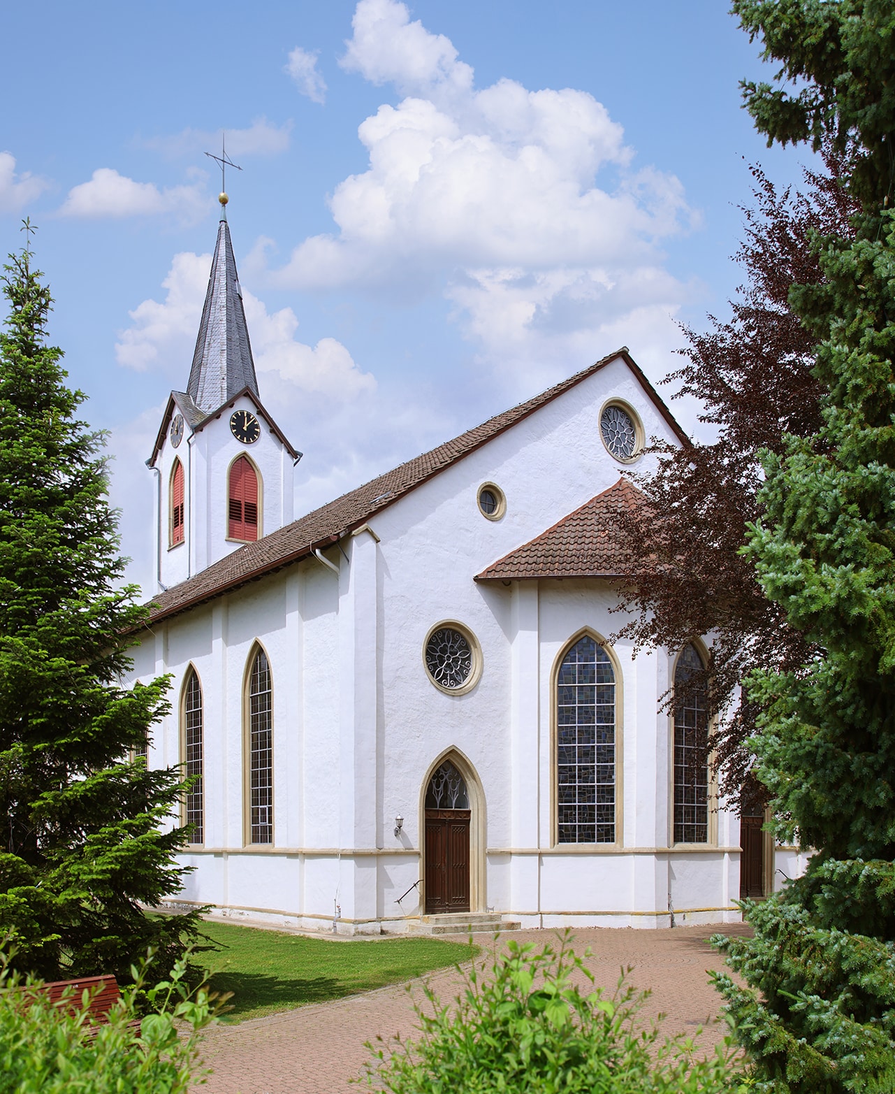Sieger in der freien Kategorie: die ev.-ref. Kirche in Leopoldsh&ouml;he, gestaltet von Andreas Hempe Maler- und Lackierermeister, Blomberg. Foto: Kreishandwerkerschaft Paderborn-Lippe/Dietmar Flach