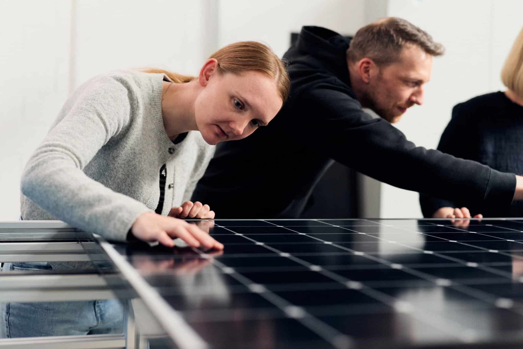 Forschung in Bielefeld: So werden Photovoltaik-Module nachhaltiger