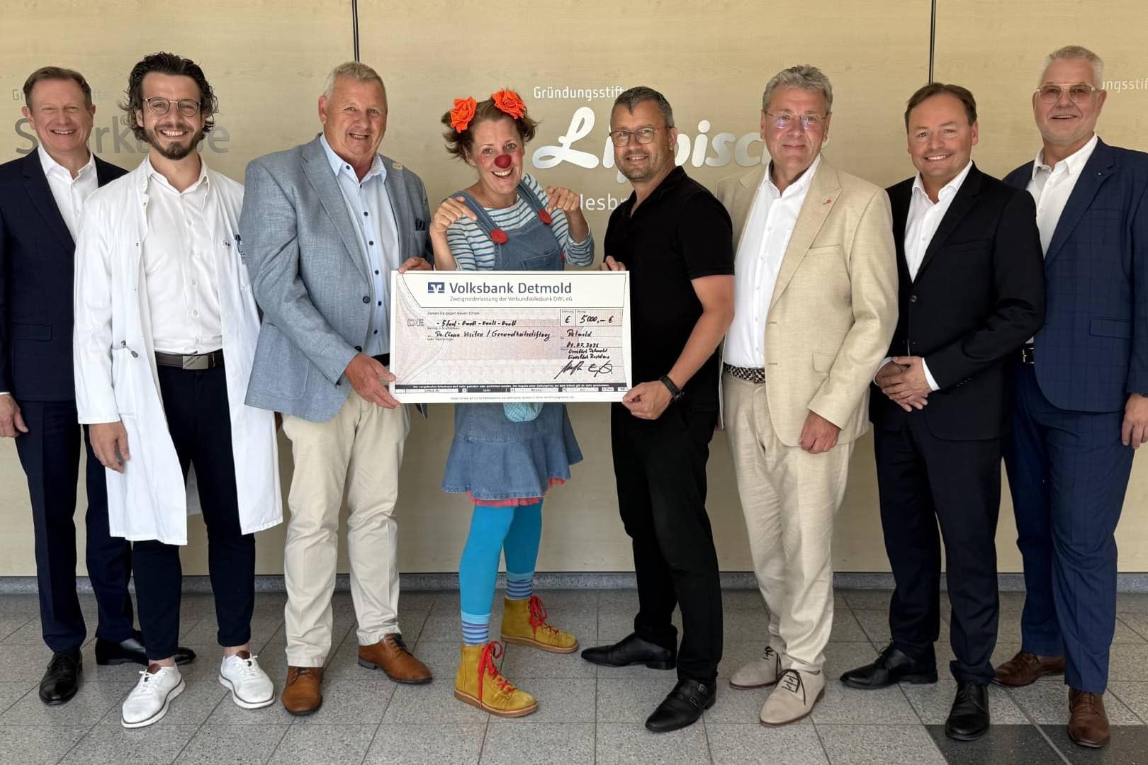 Lachen als Medizin: Detmolder Lions Clubs unterstützen Clownsvisiten in der Kinderklinik