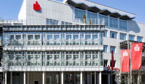 Wertpapiersparen direkt in der App: Sparkasse Paderborn-Detmold-Höxter startet mit S-Neo