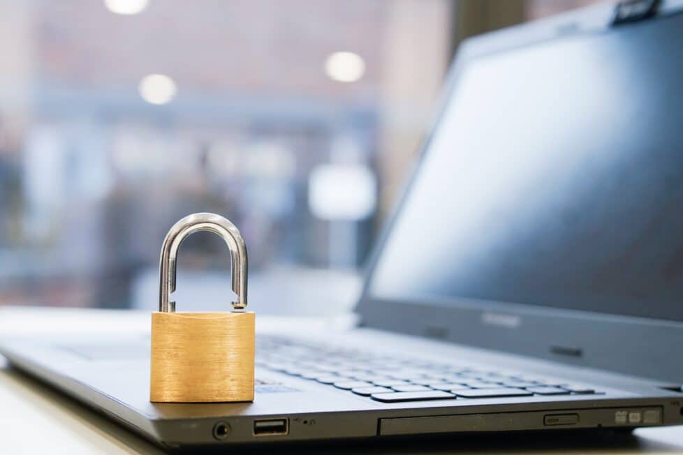 Künstliche Intelligenz bietet Untermehmen viele neue Möglichkeiten. Doch mit zunehmender Selbstständigkeit der KI gewinnt auch das Thema Sicherheit mehr und mehr an Bedeutung. Darum geht es beim 20. Paderborner Tag der IT-Sicherheit am 1. und 2. September. Foto: Universität Paderborn/Jennifer Bounoua