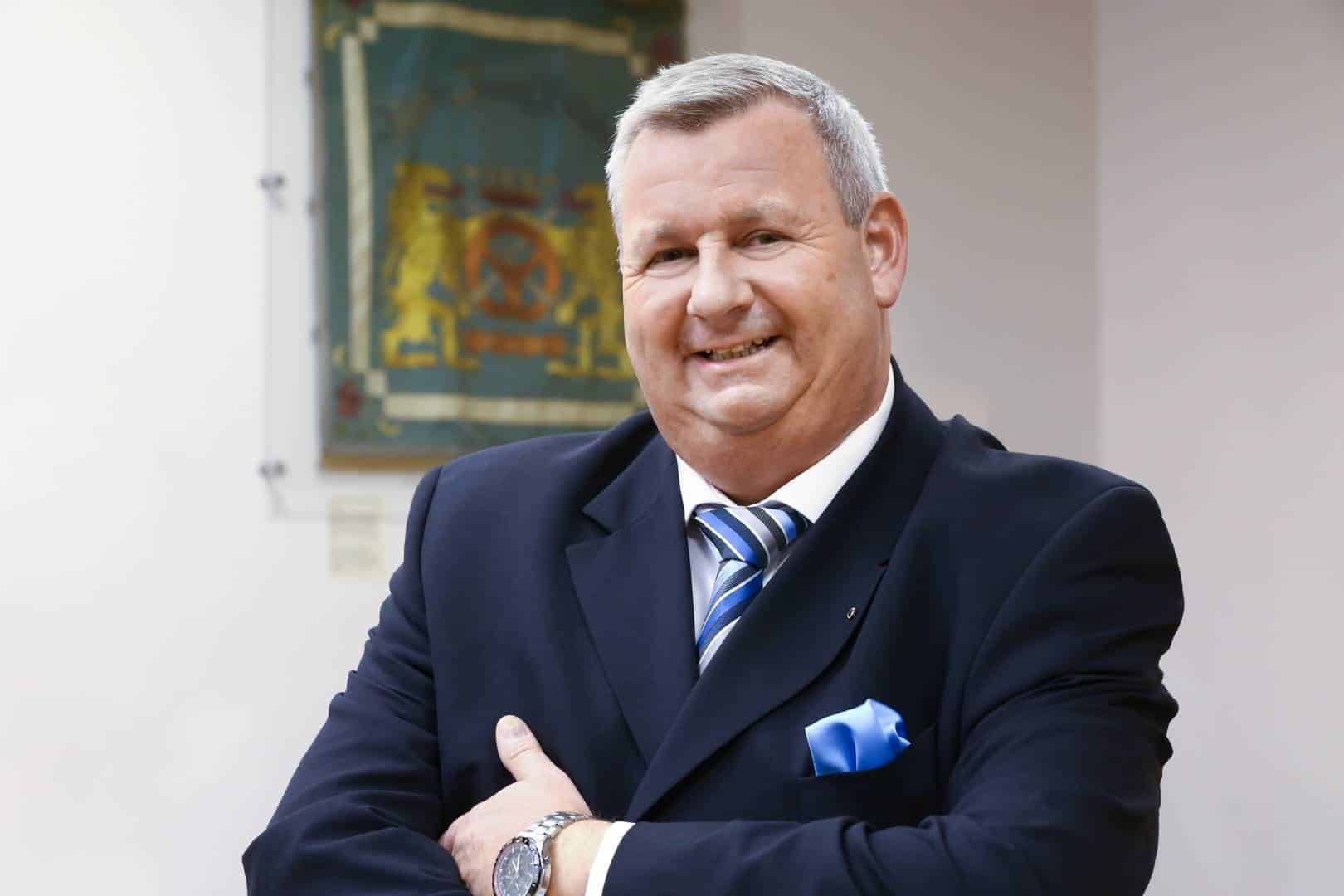 Elterngeldreform: Handwerk in Paderborn und Lippe warnt vor neuen Personalengpässen