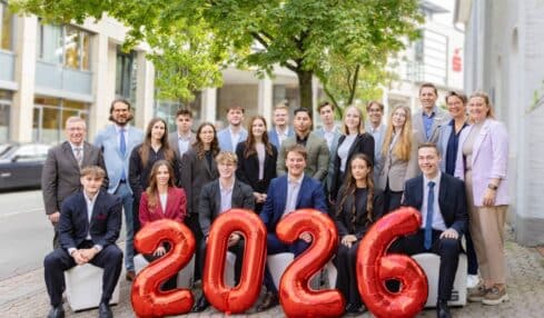 Bei der Sparkasse Minden-Lübbecke starten 17 neue Auszubildende ins Berufsleben