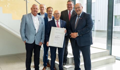 Diamantener Meisterbrief für Ferdinand Wächter: 60 Jahre Engagement im Handwerk