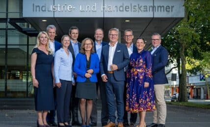 Jörn Wahl-Schwentker bleibt Präsident der IHK Ostwestfalen für vier weitere Jahre