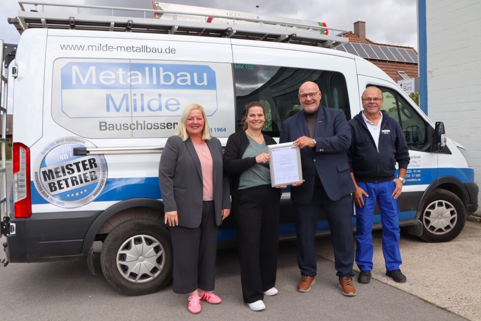 Metallbau Milde in Bad Salzuflen für ehrenamtliches Engagement ausgezeichnet