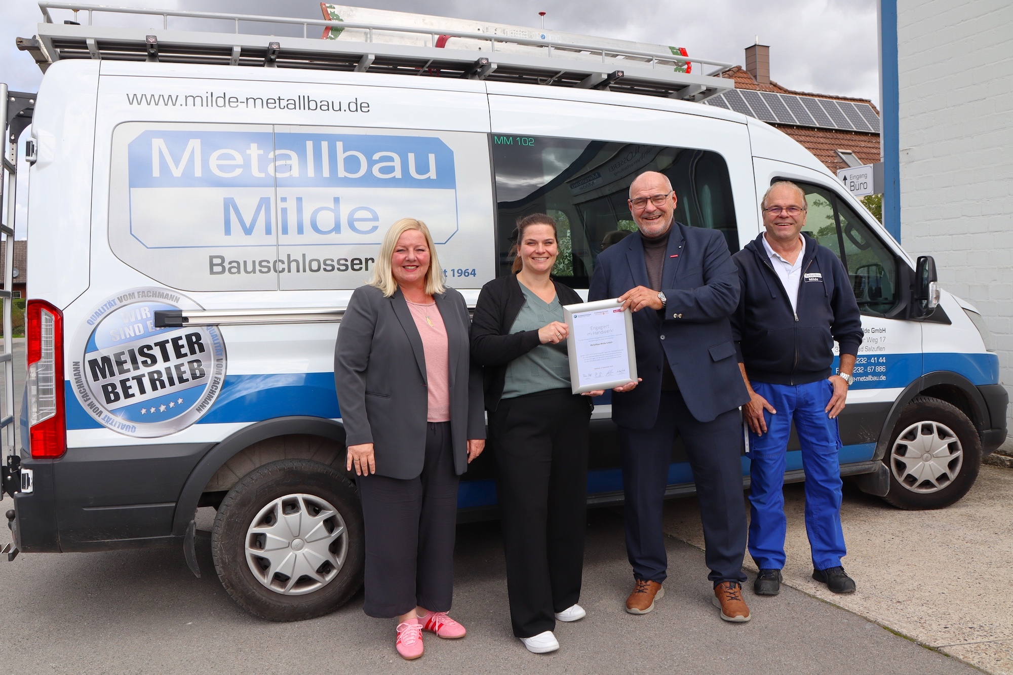 Metallbau Milde in Bad Salzuflen für ehrenamtliches Engagement ausgezeichnet