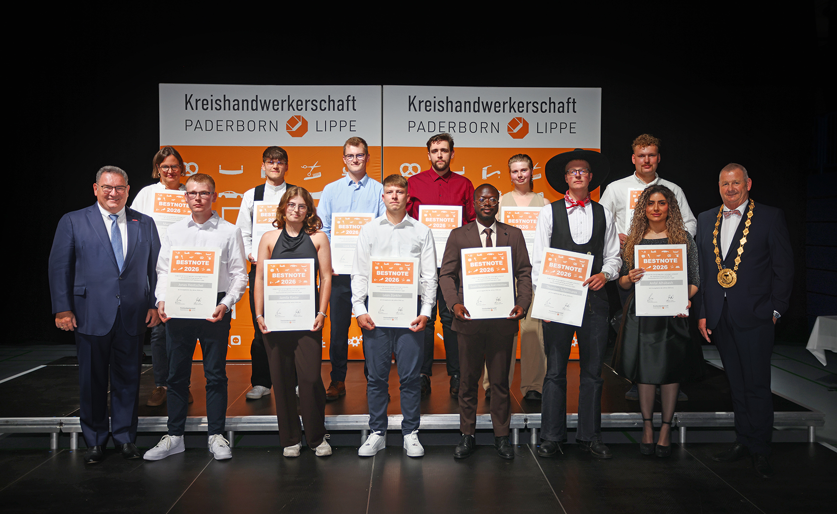 620 neue Fachkräfte für das Handwerk: Kreishandwerkerschaft Paderborn-Lippe feiert Gesellen 