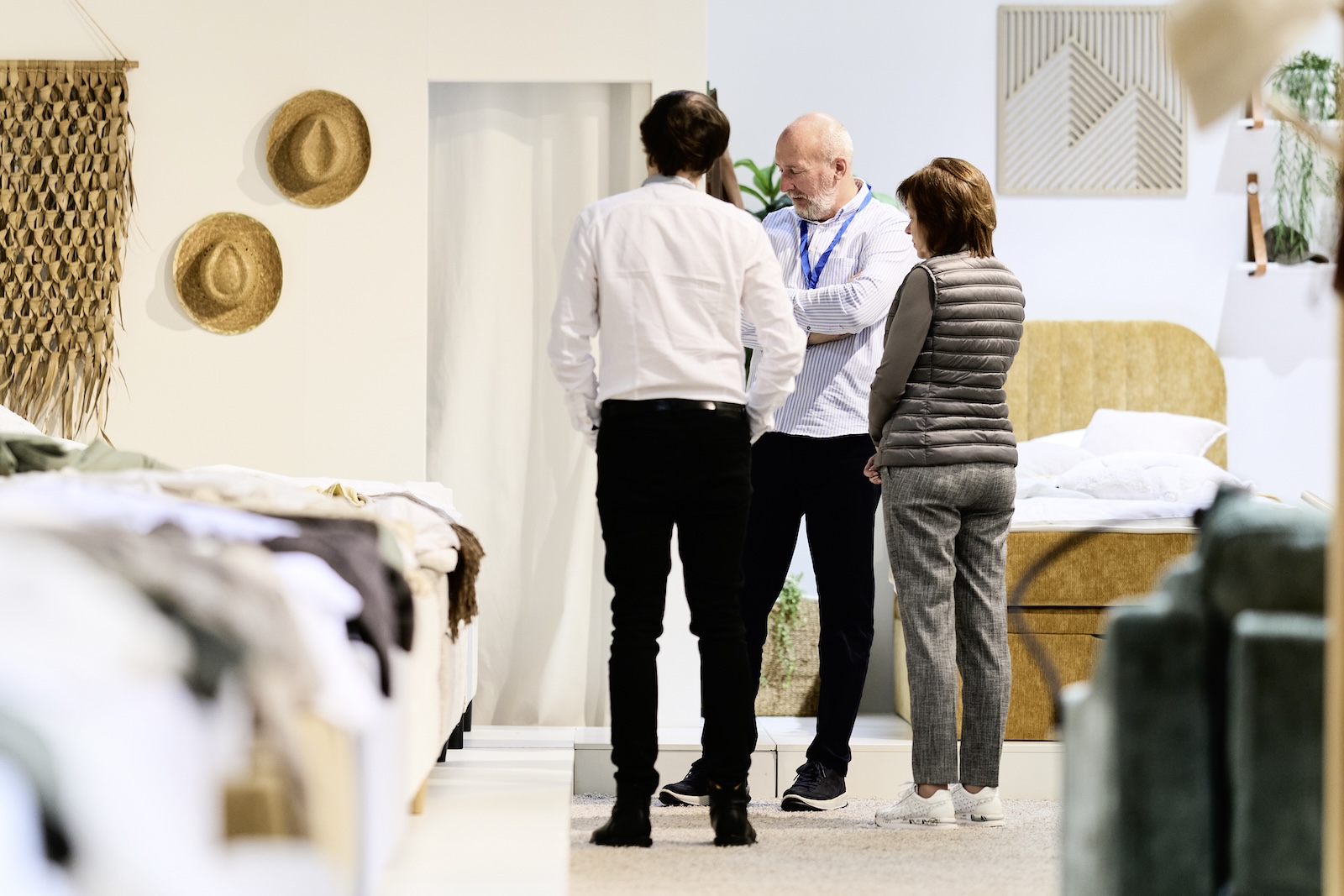 Die M.O.W. erreichte ein breit gef&auml;chertes Fachpublikum &ndash; vom klassischen M&ouml;belhandel &uuml;ber Verb&auml;nde, Einzelh&auml;ndler, Filialisten, Spezialisten und Studios bis hin zu Onlinern. Foto: M.O.W.