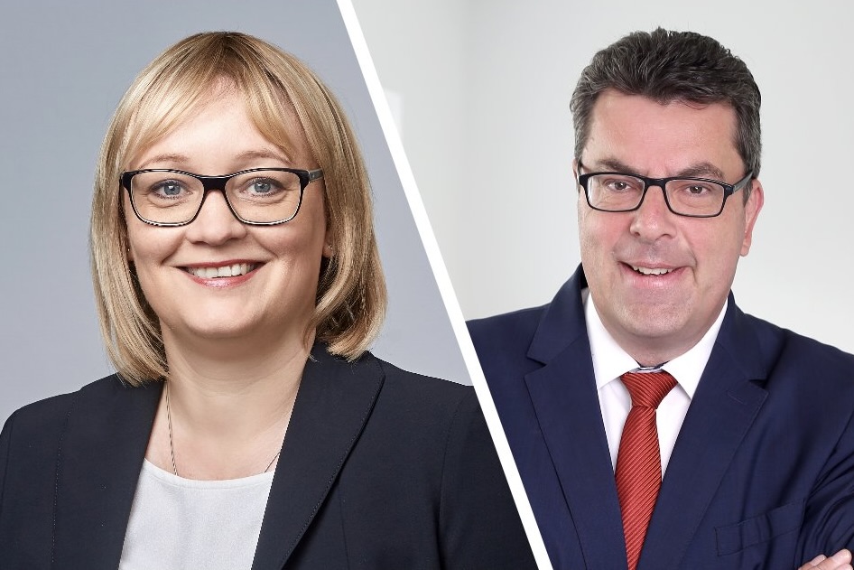 Svenja Jochens (IHK Lippe) und Kai Buhrke (DEHOGA Lippe) kritisieren die geplante Gastabgabe in Detmold. Sie warnen vor höheren Kosten für Hotels, zusätzlichem Verwaltungsaufwand und möglichen Wettbewerbsnachteilen für die heimische Tourismusbranche. Fotos: IHK Lippe; DEHOGA Lippe