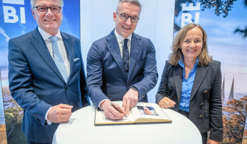 Unternehmertag OWL: Bundesminister Karsten Wildberger will mehr Tempo bei Staatsmodernisierung