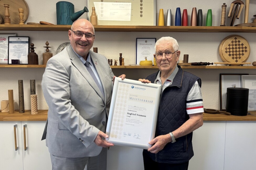 65 Jahre Tischler-Meister: Siegfried Neumann erhält Eisernen Meisterbrief