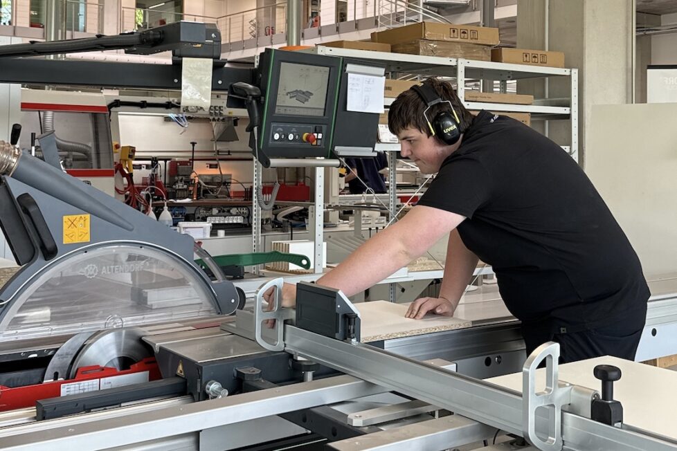 Nacht der Ausbildung: Möbelindustrie bietet Berufe zwischen Handwerk, Technik und Digitalisierung